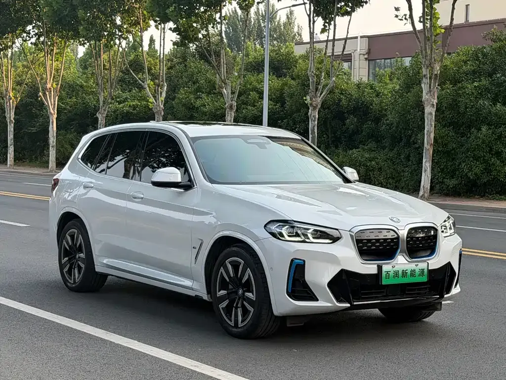 BMW iX3 — фото 4