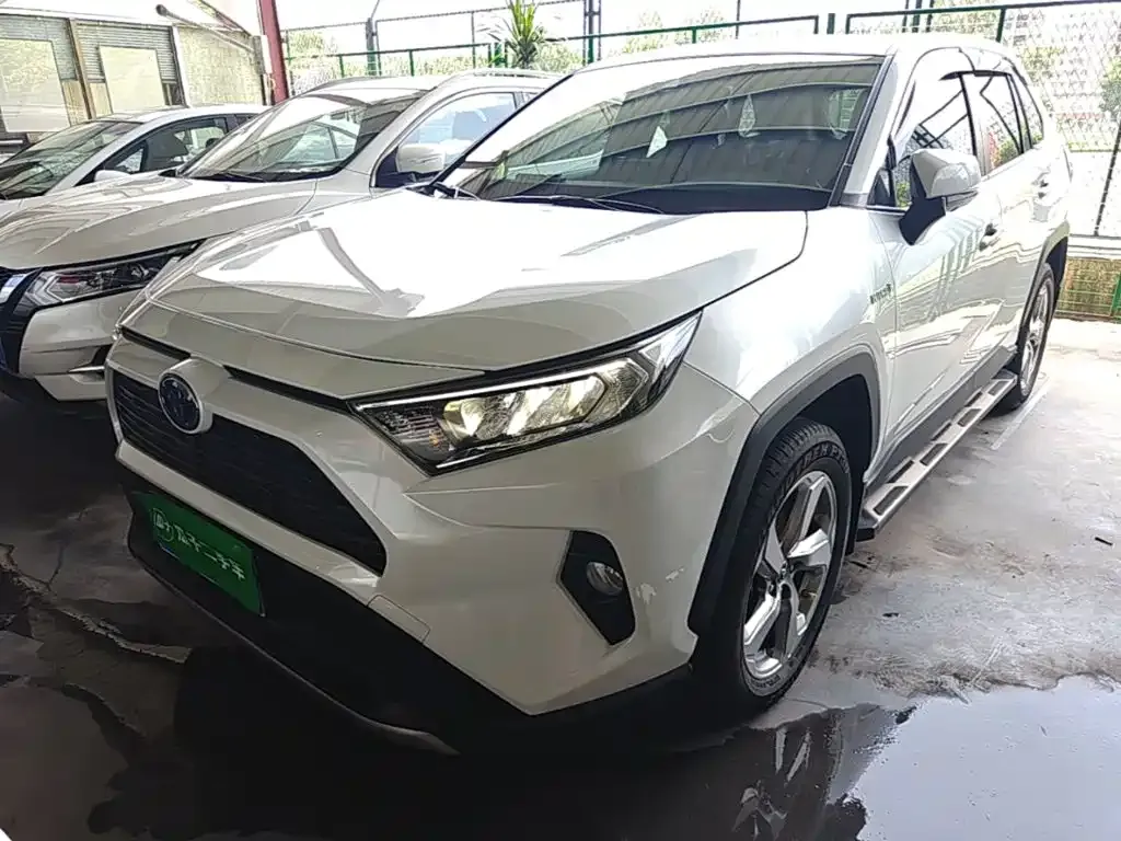 Toyota RAV4 — фото 3