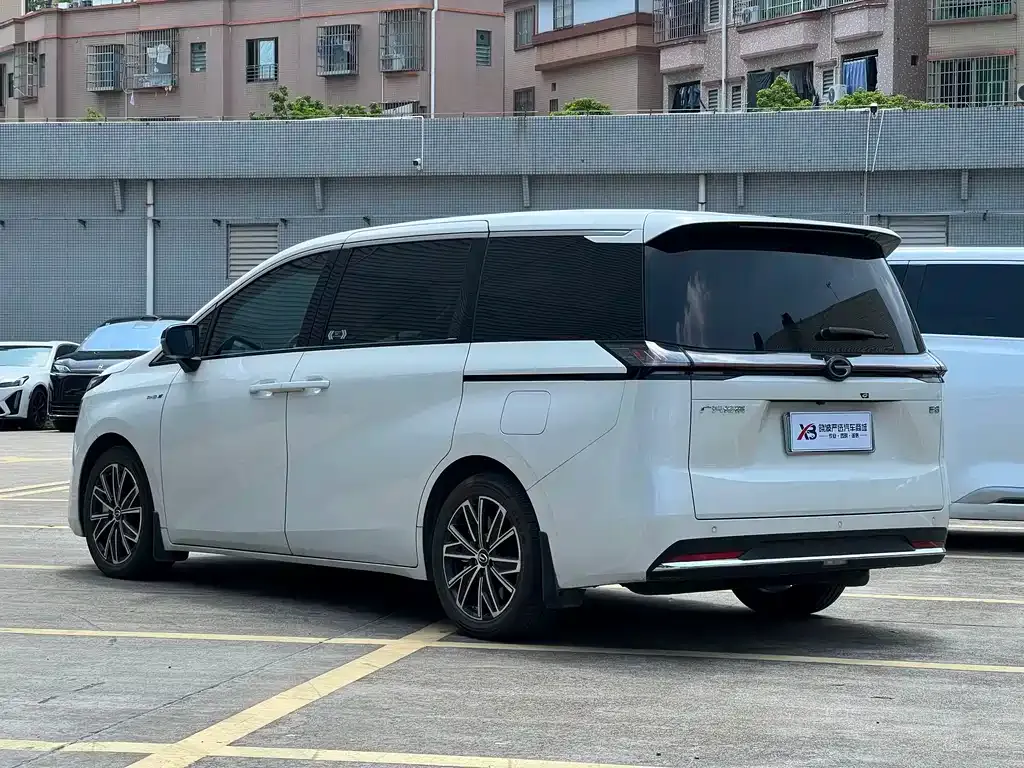GAC Motor 传祺E8 PHEV — фото 8