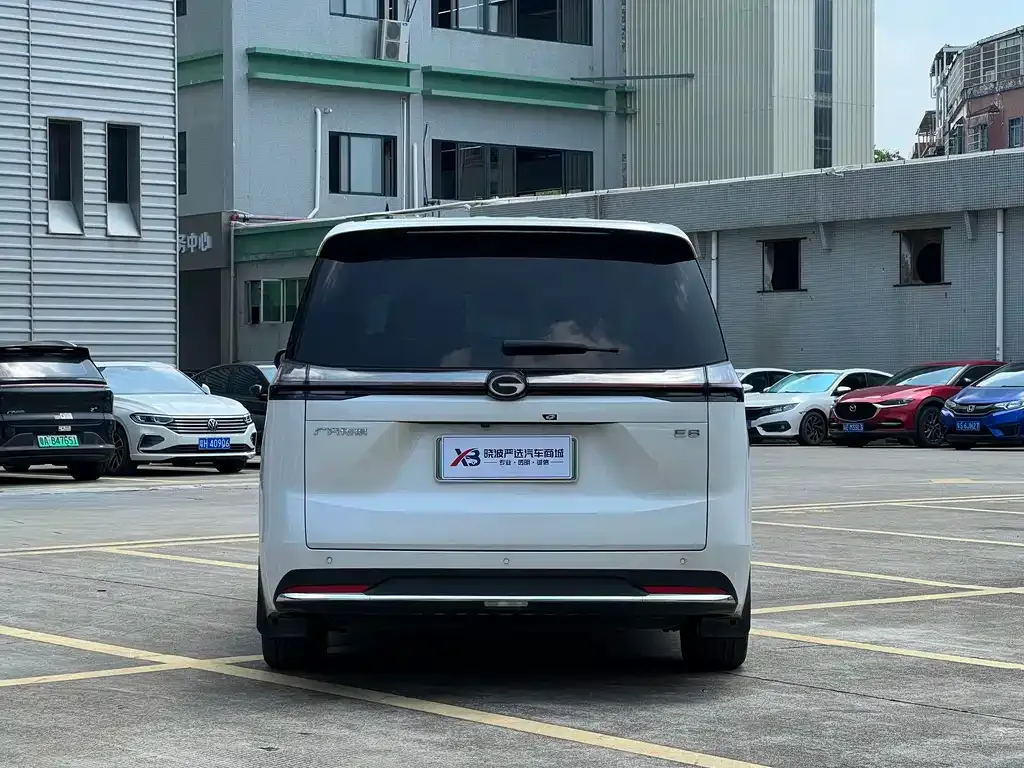 GAC Motor 传祺E8 PHEV — фото 10