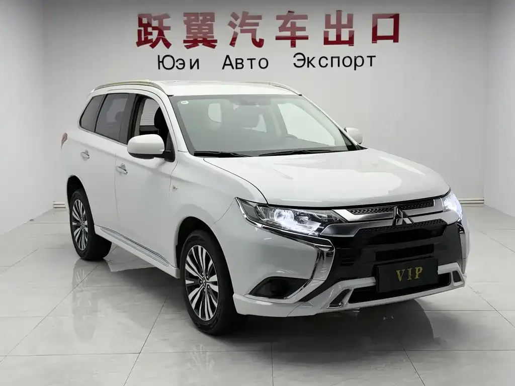 Mitsubishi Outlander — фото 2