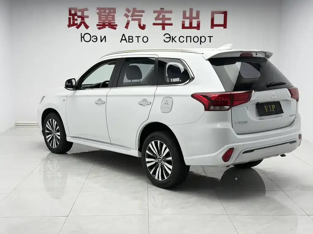 Mitsubishi Outlander — фото 3