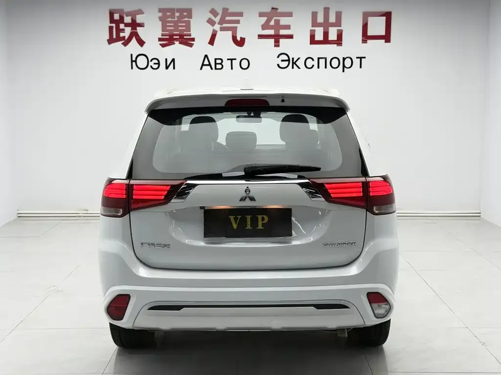 Mitsubishi Outlander — фото 4