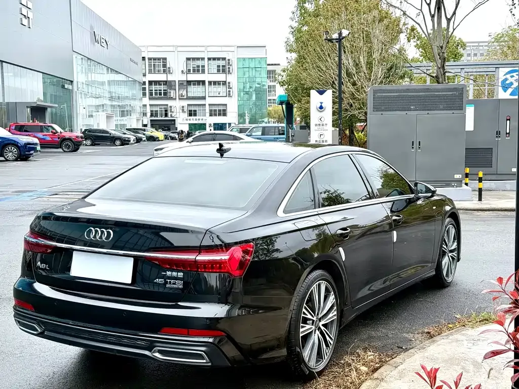 Audi A6L 2022 из CN, фото 10