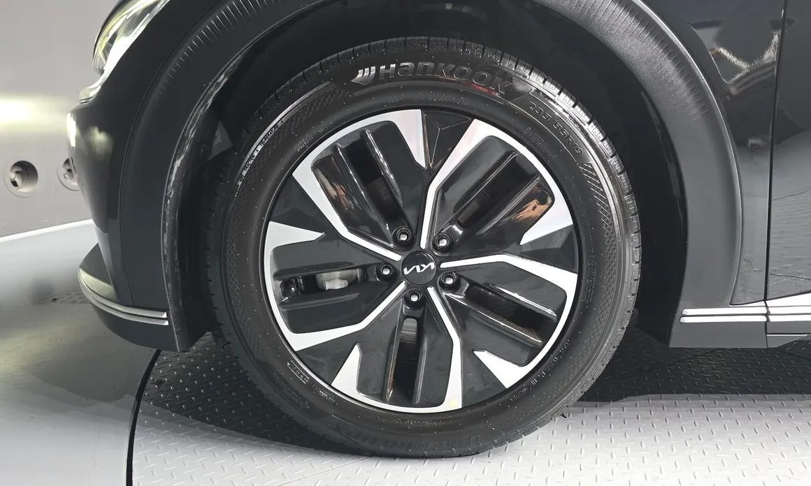 Kia EV6 — фото 8