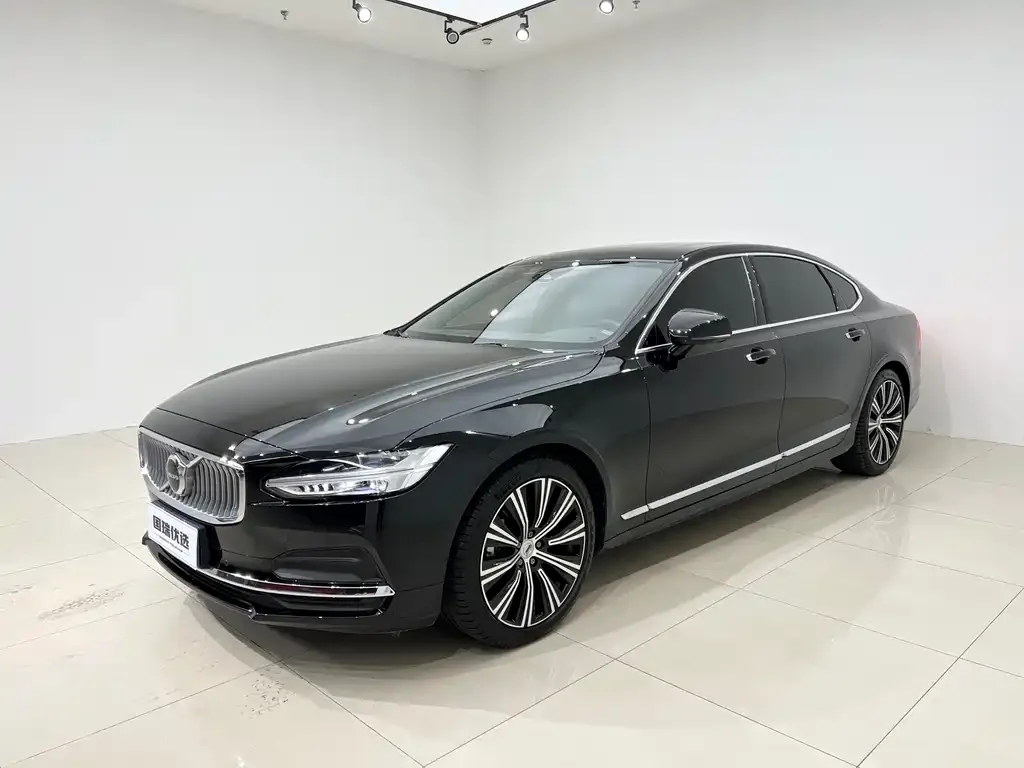 Volvo S90 — фото 1
