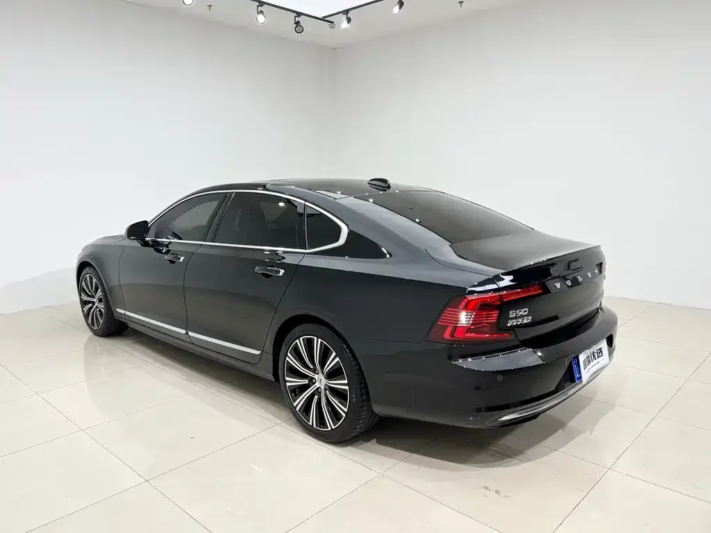 Volvo S90 — фото 9