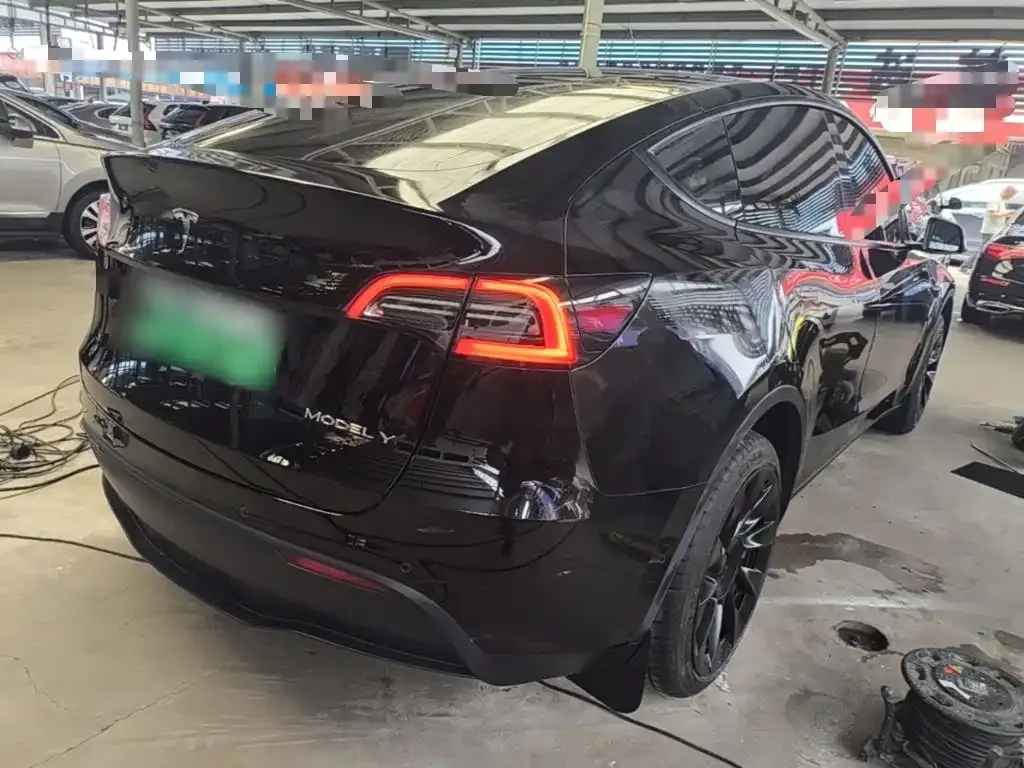 Tesla Model Y — фото 7