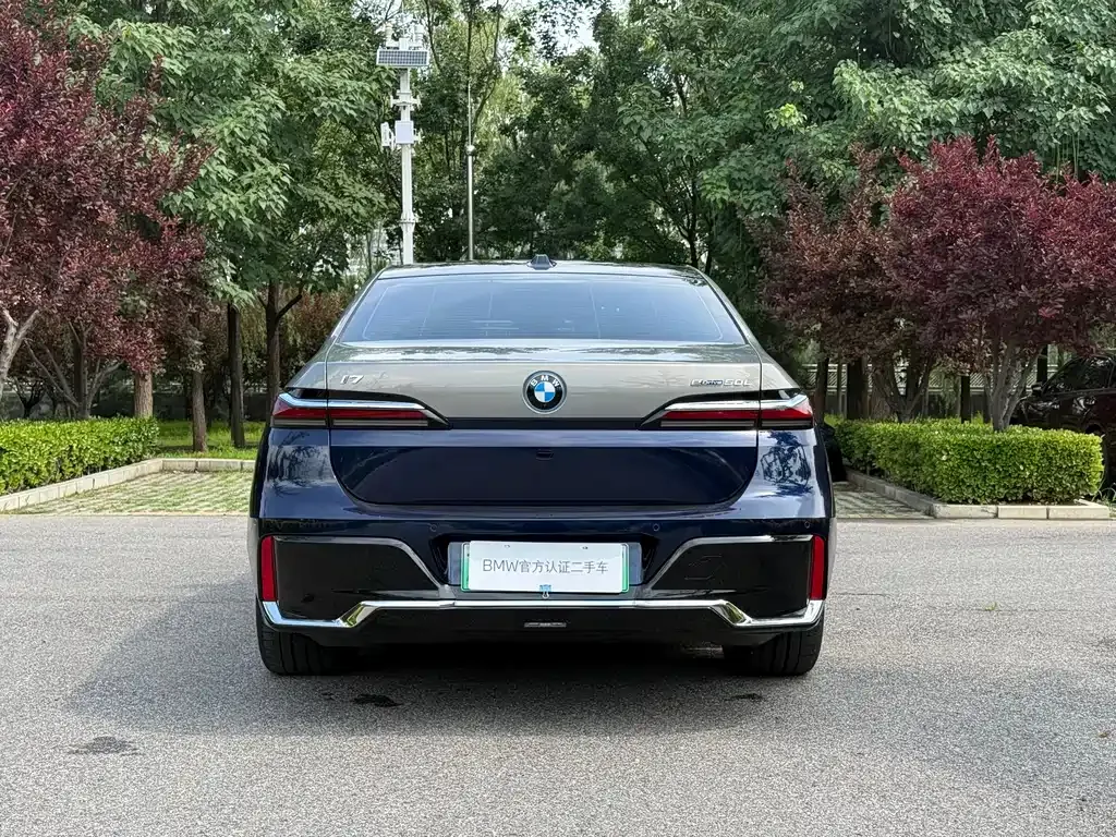 BMW i7 — фото 5