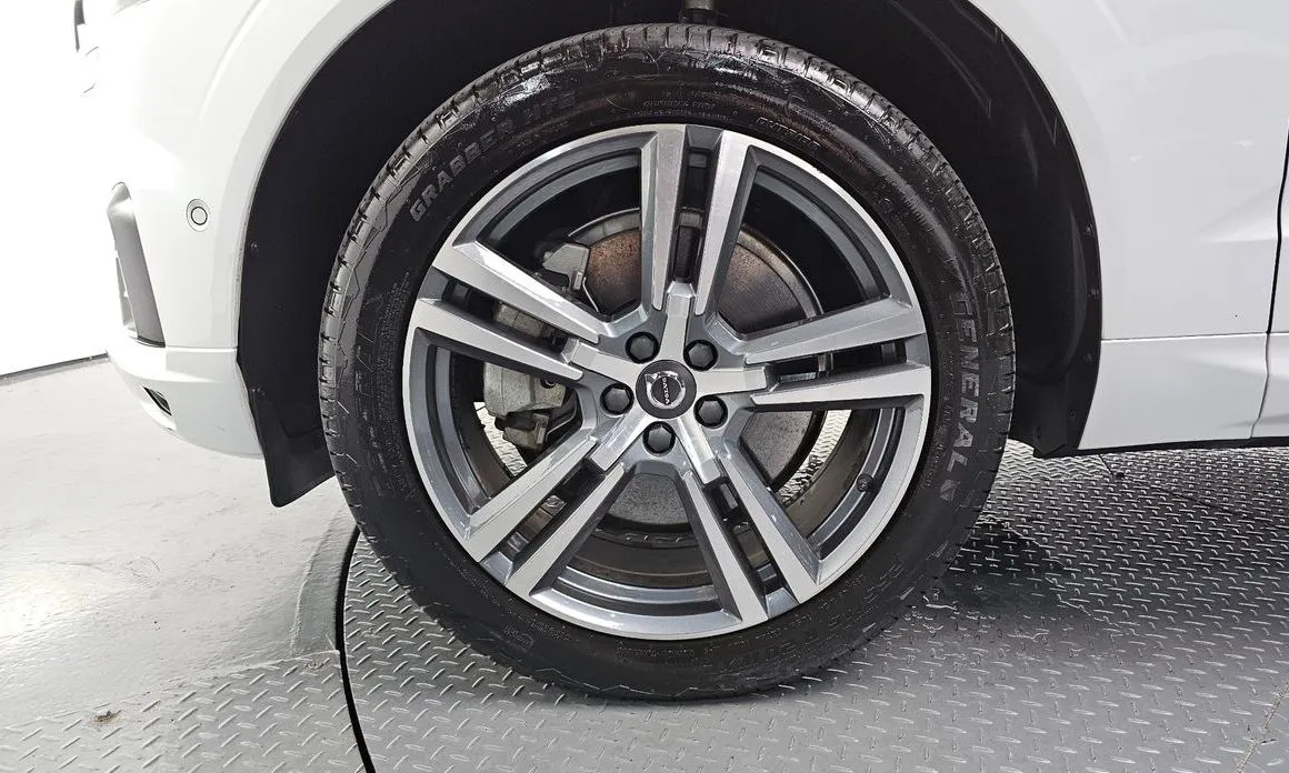 Volvo XC60 2021 из KR, фото 8