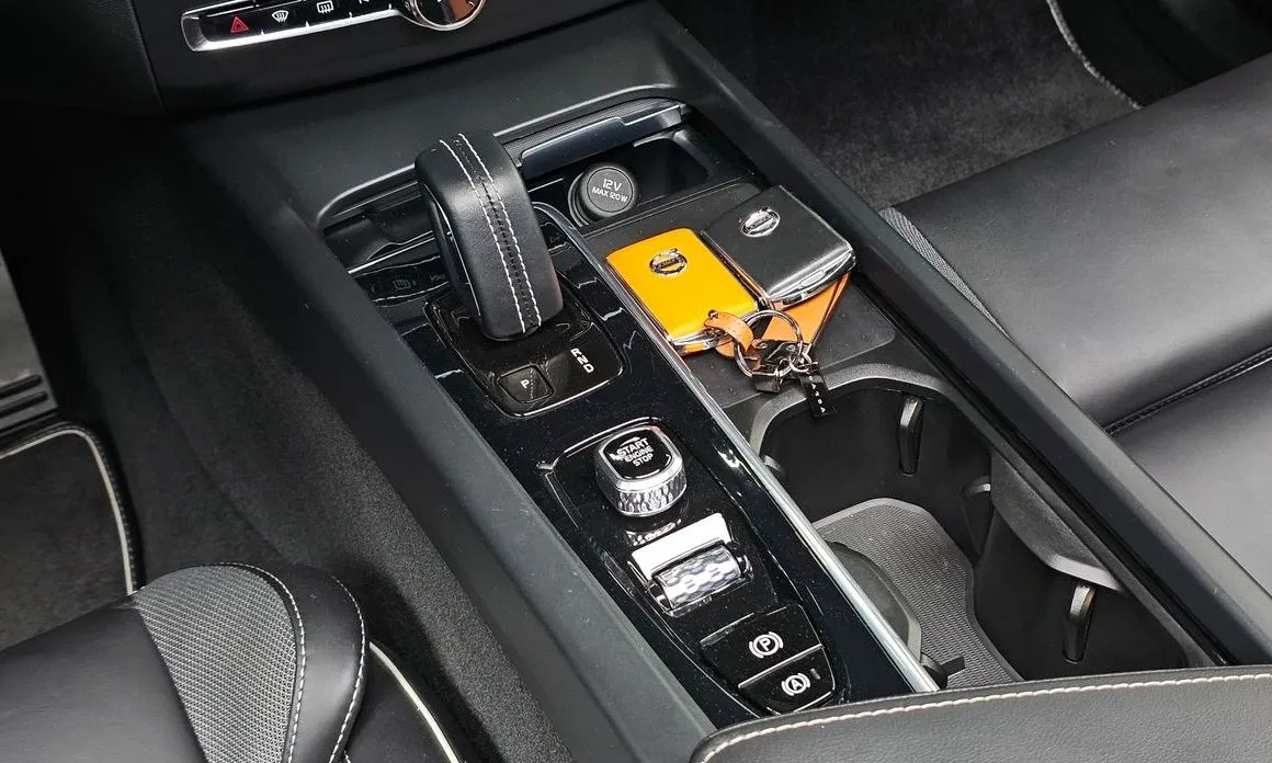 Volvo XC60 2021 из KR, фото 9