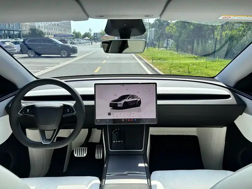 Tesla Model Y — фото 4
