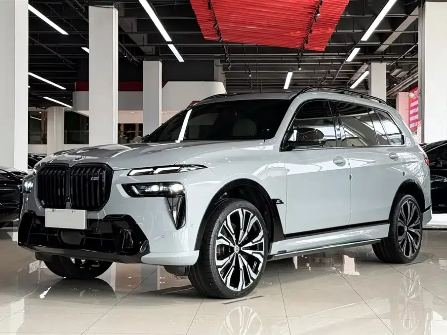 BMW X7 M60i — фото 1