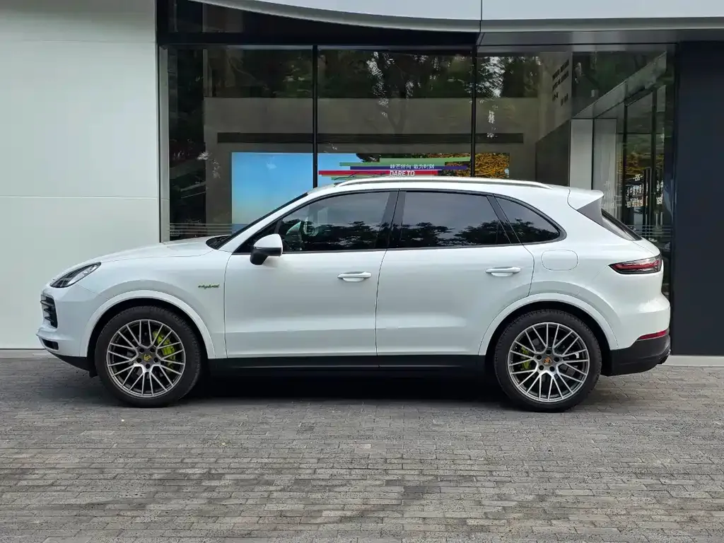 Porsche Cayenne Hybrid — фото 6