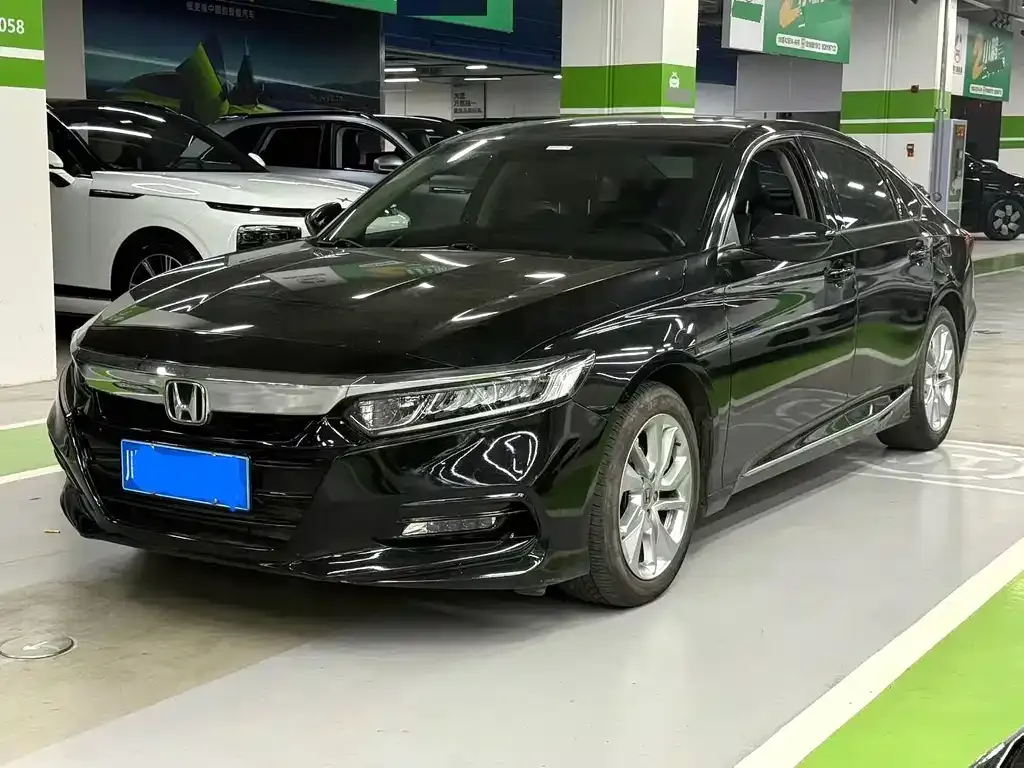 Honda Accord — фото 1