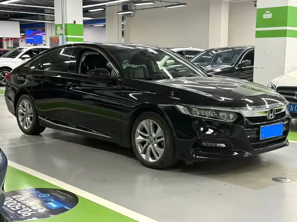 Honda Accord — фото 9
