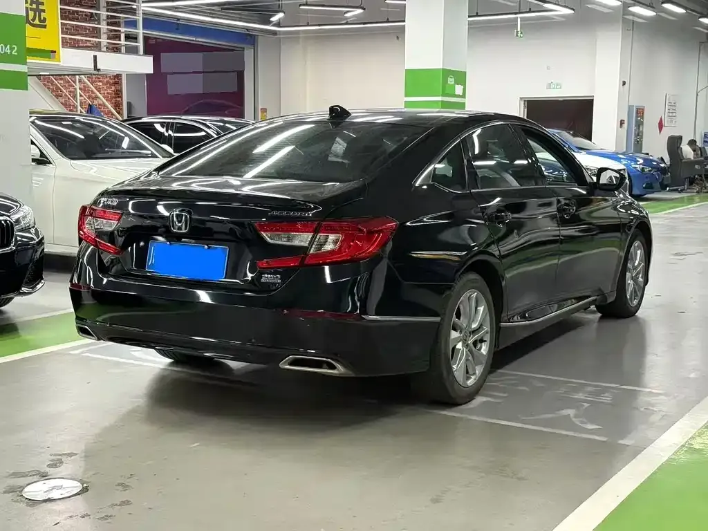 Honda Accord — фото 5