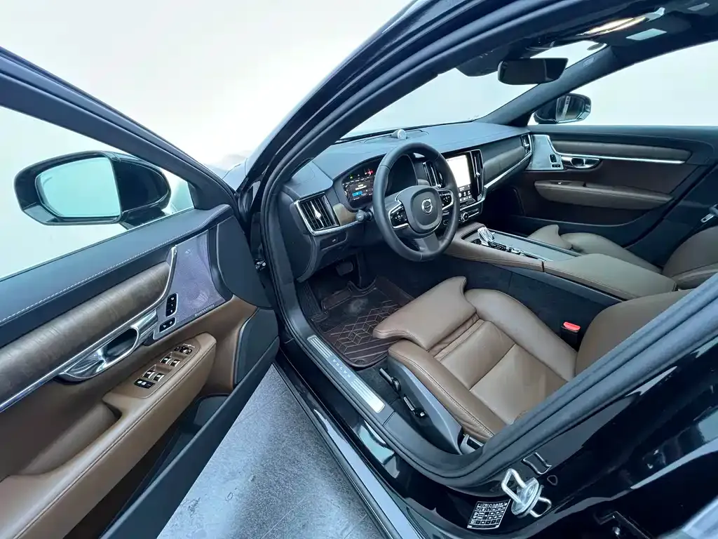 Volvo S90 — фото 9