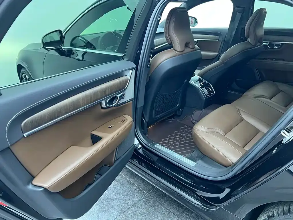 Volvo S90 — фото 4