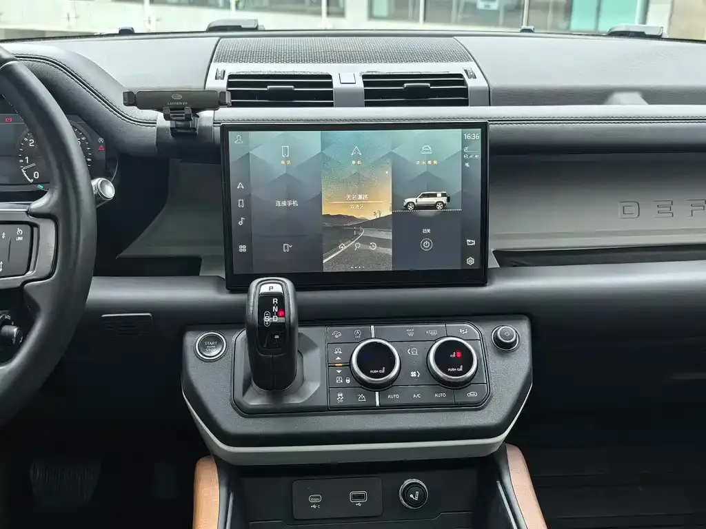 Land Rover Defender — фото 10