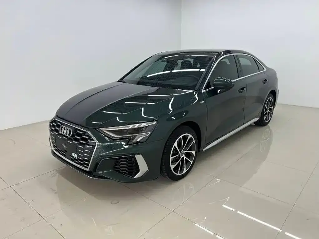 Audi A3 — фото 1