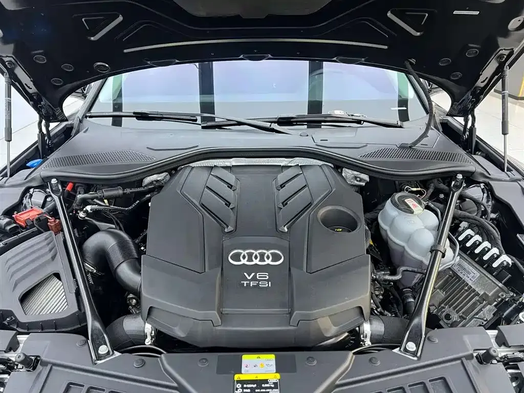Audi A8 — фото 10
