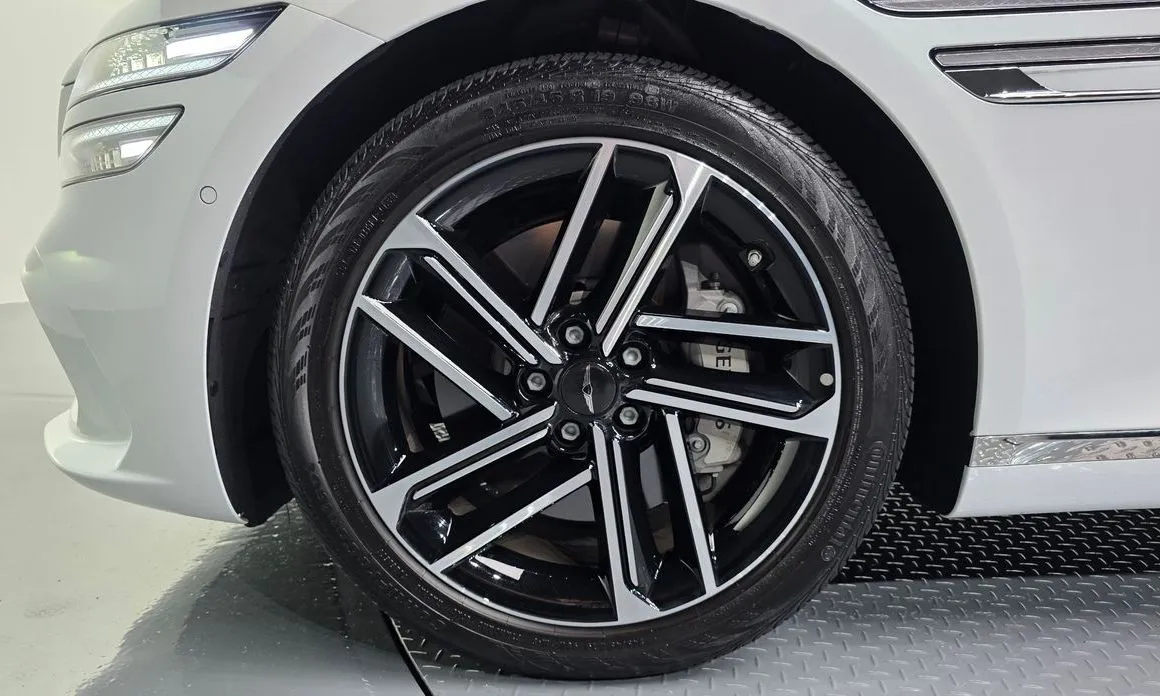 Genesis G80 — фото 10