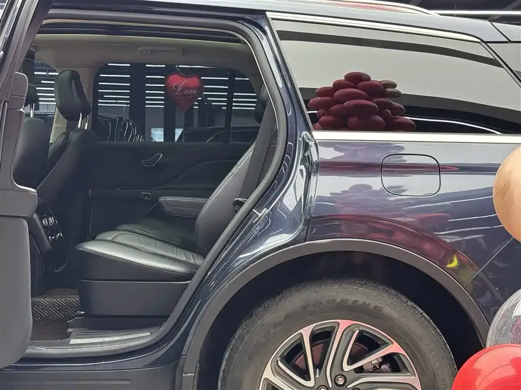 Lincoln Aviator — фото 10