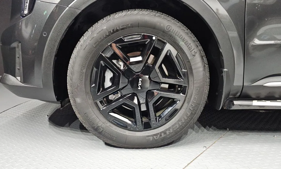 Kia Sorento — фото 8