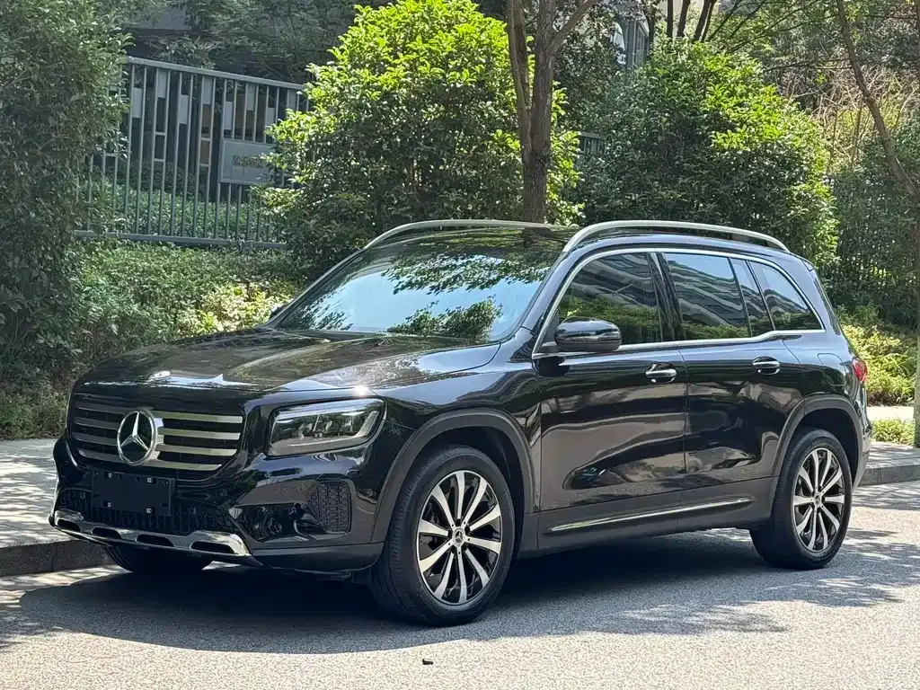 Mercedes-Benz GLB — фото 1
