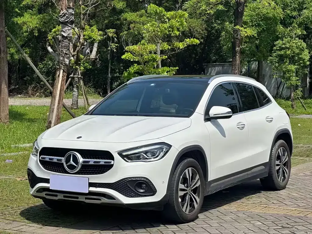 Mercedes-Benz GLA — фото 1