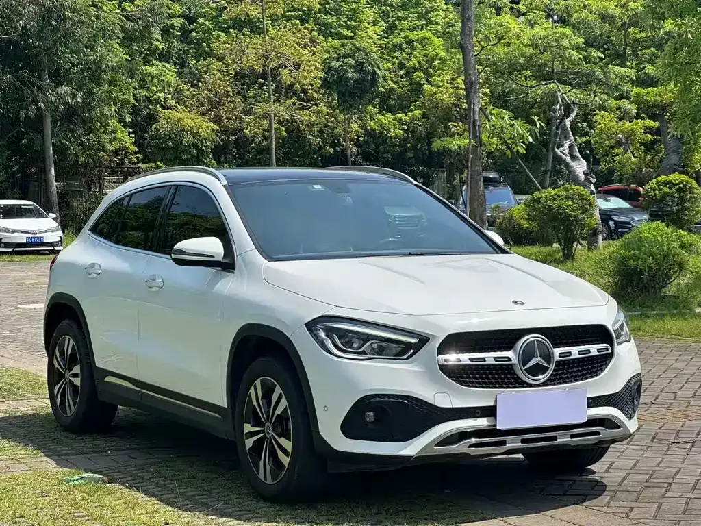 Mercedes-Benz GLA — фото 10