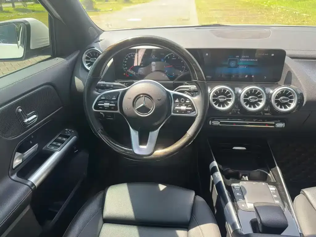 Mercedes-Benz GLA — фото 9