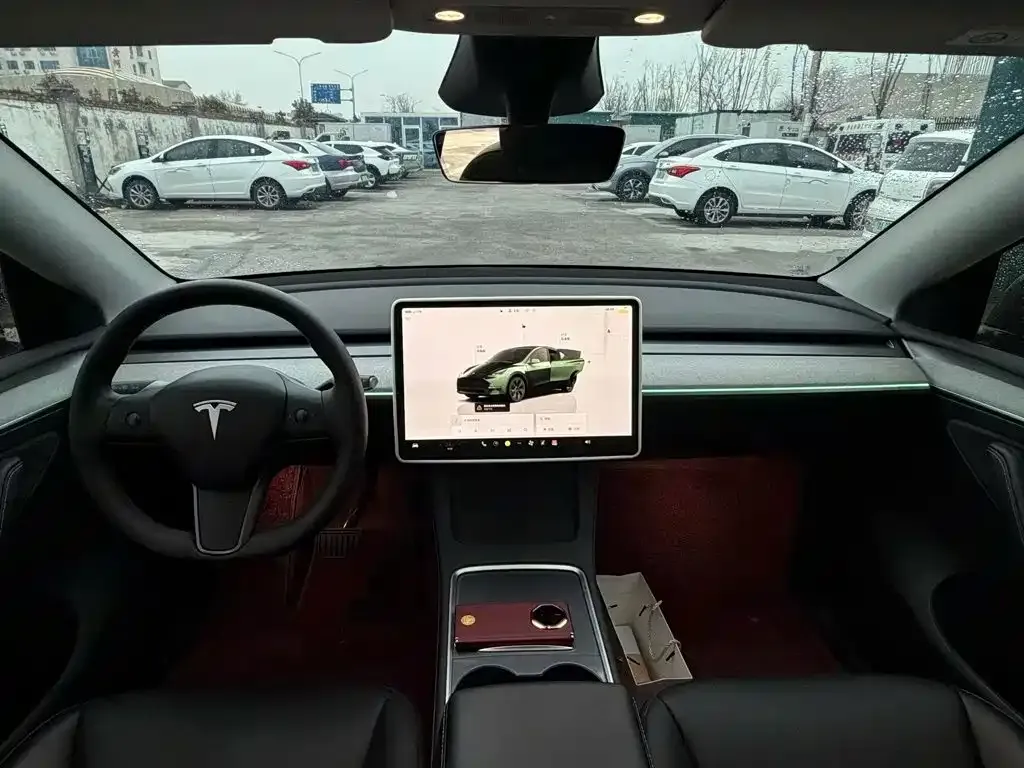 Tesla Model Y — фото 2
