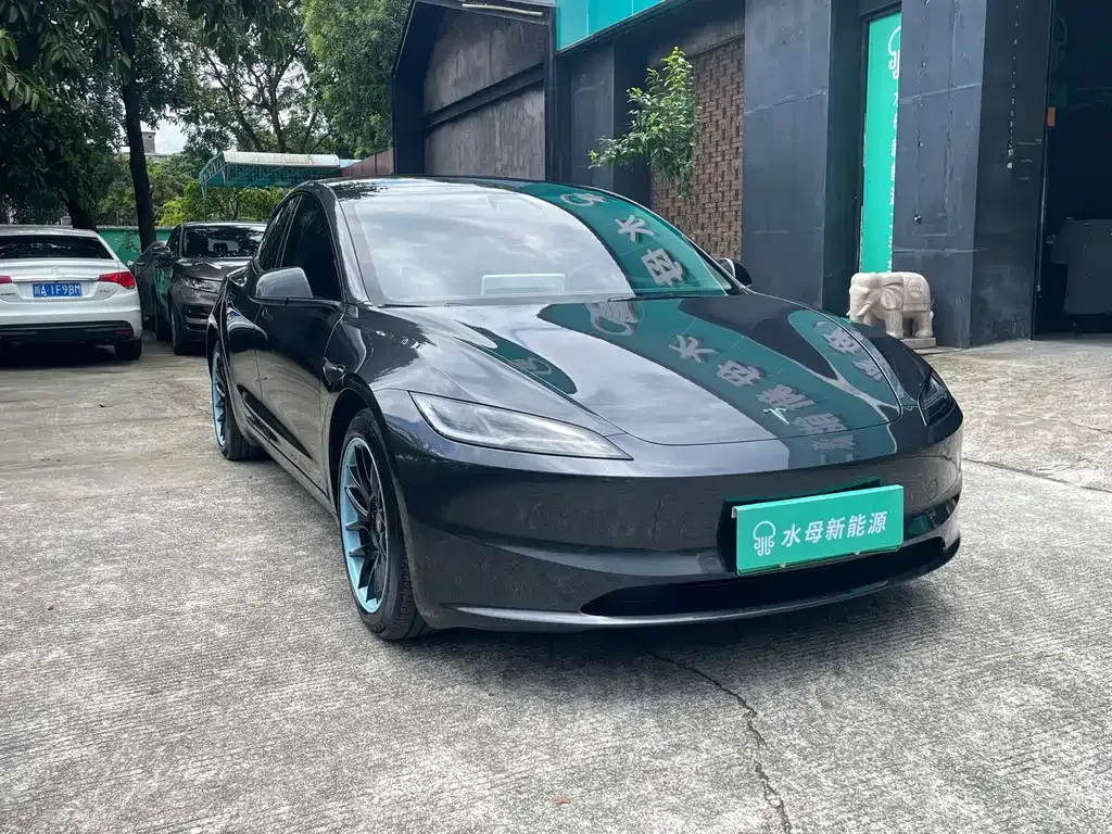 Tesla Model 3 — фото 10