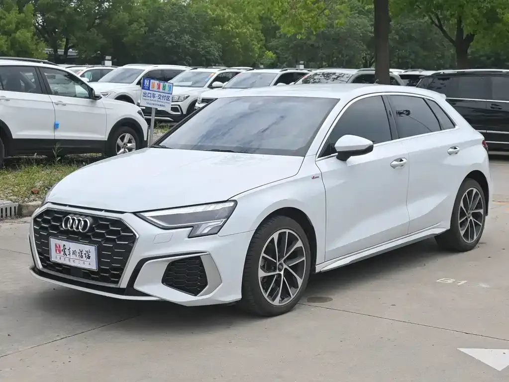 Audi A3 — фото 1