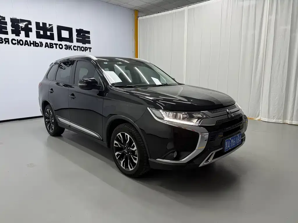 Mitsubishi Outlander — фото 4