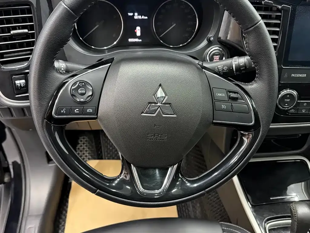 Mitsubishi Outlander — фото 8