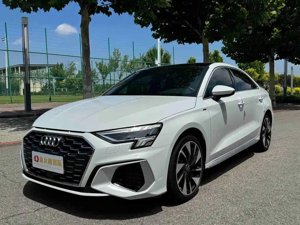 Audi A3 — фото 1