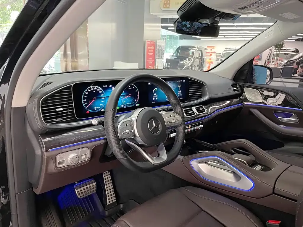 Mercedes-Benz GLS — фото 9