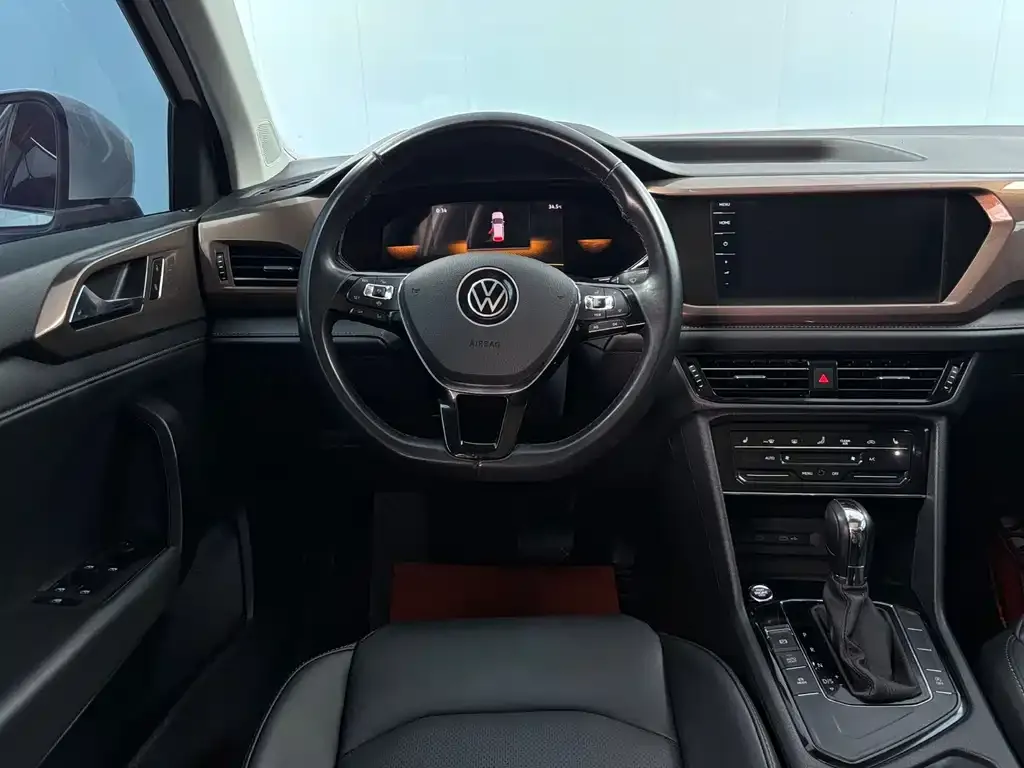 Volkswagen Tharu — фото 9