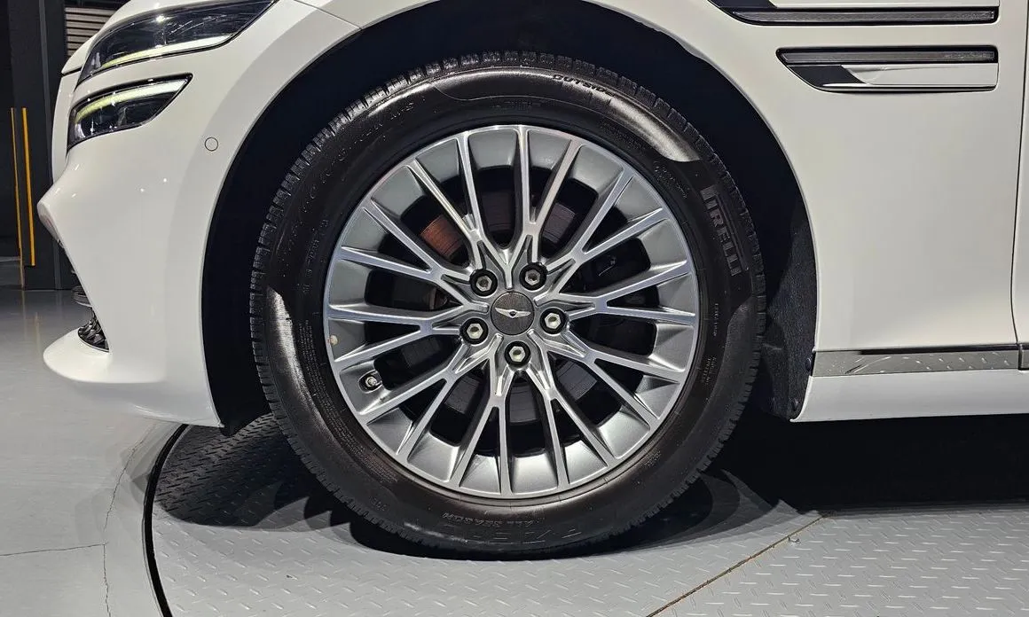 Genesis G80 — фото 9