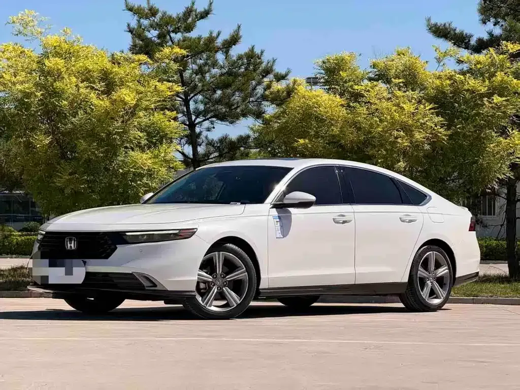Honda Accord — фото 1
