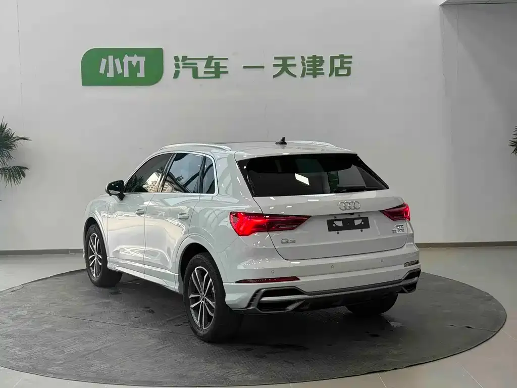 Audi Q3 — фото 10