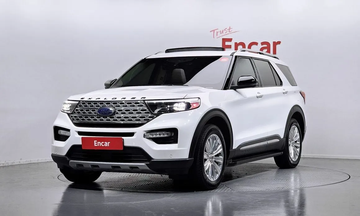 Ford Explorer — фото 1