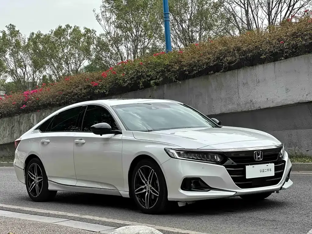 Honda Accord — фото 10