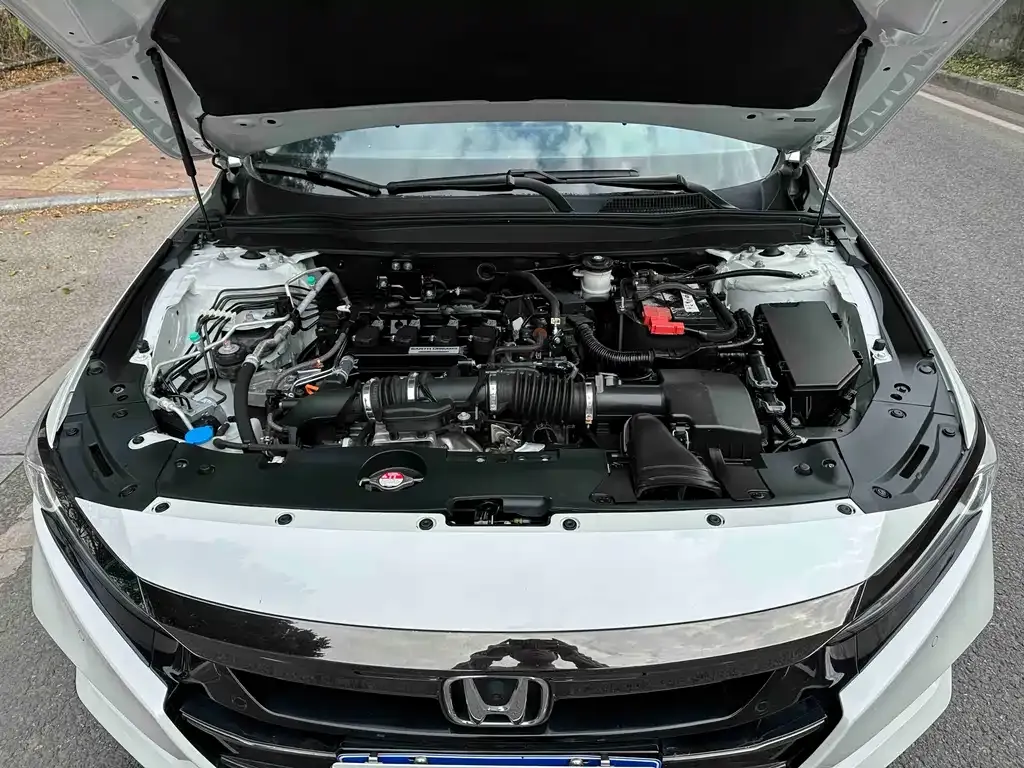 Honda Accord — фото 9