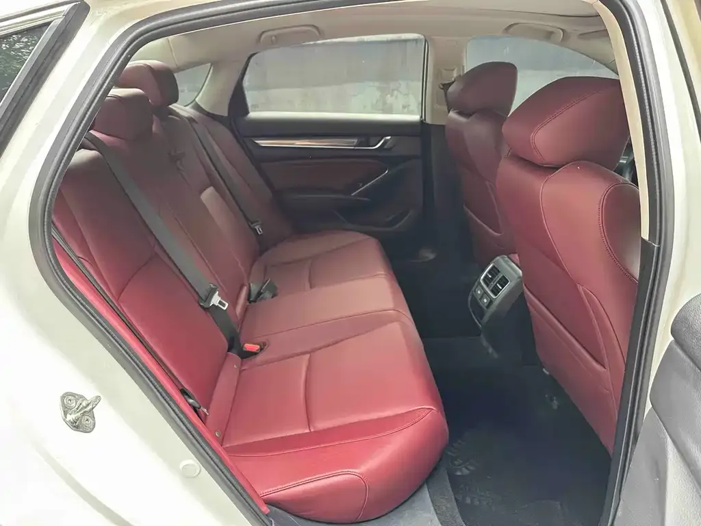 Honda Accord — фото 4