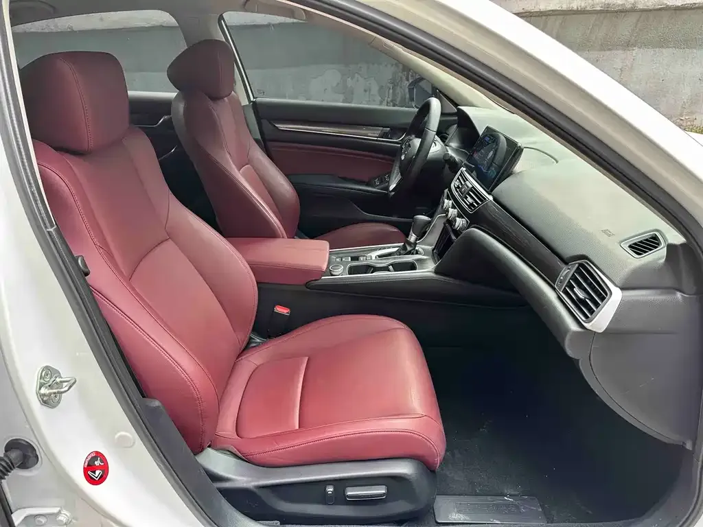 Honda Accord — фото 6
