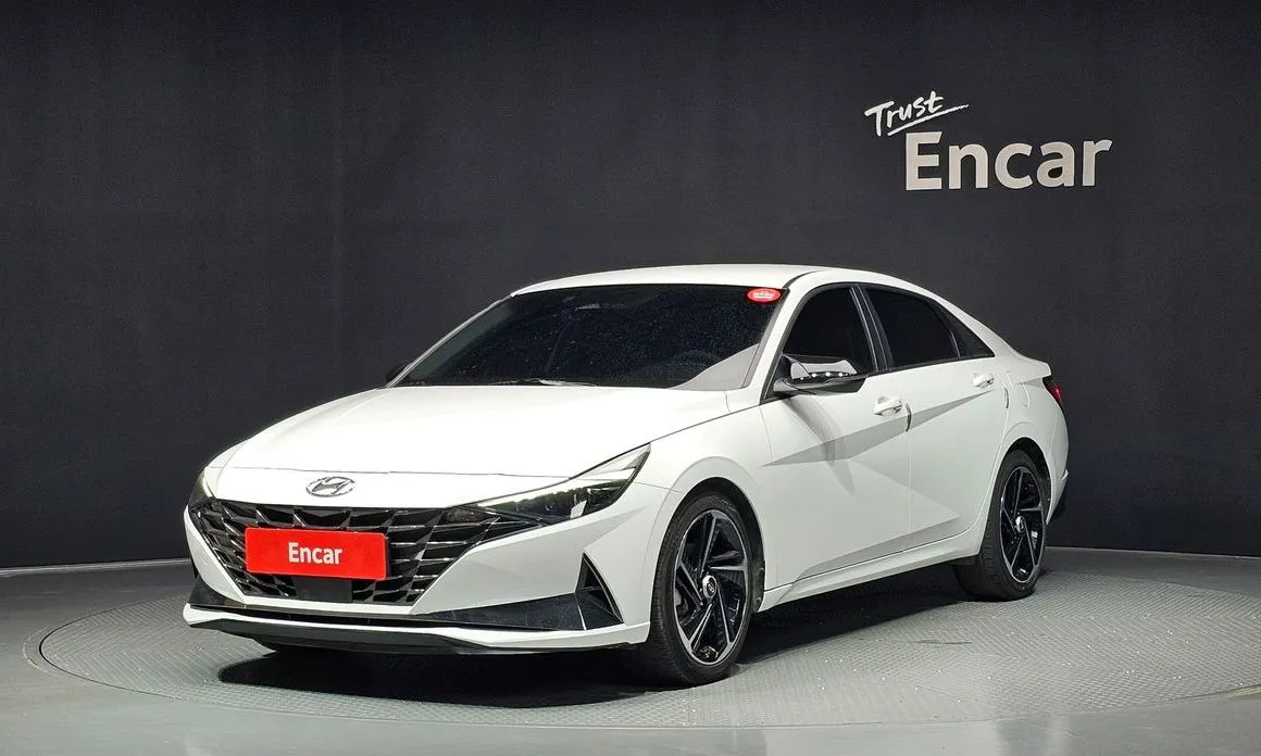 Hyundai AVANTE — фото 1